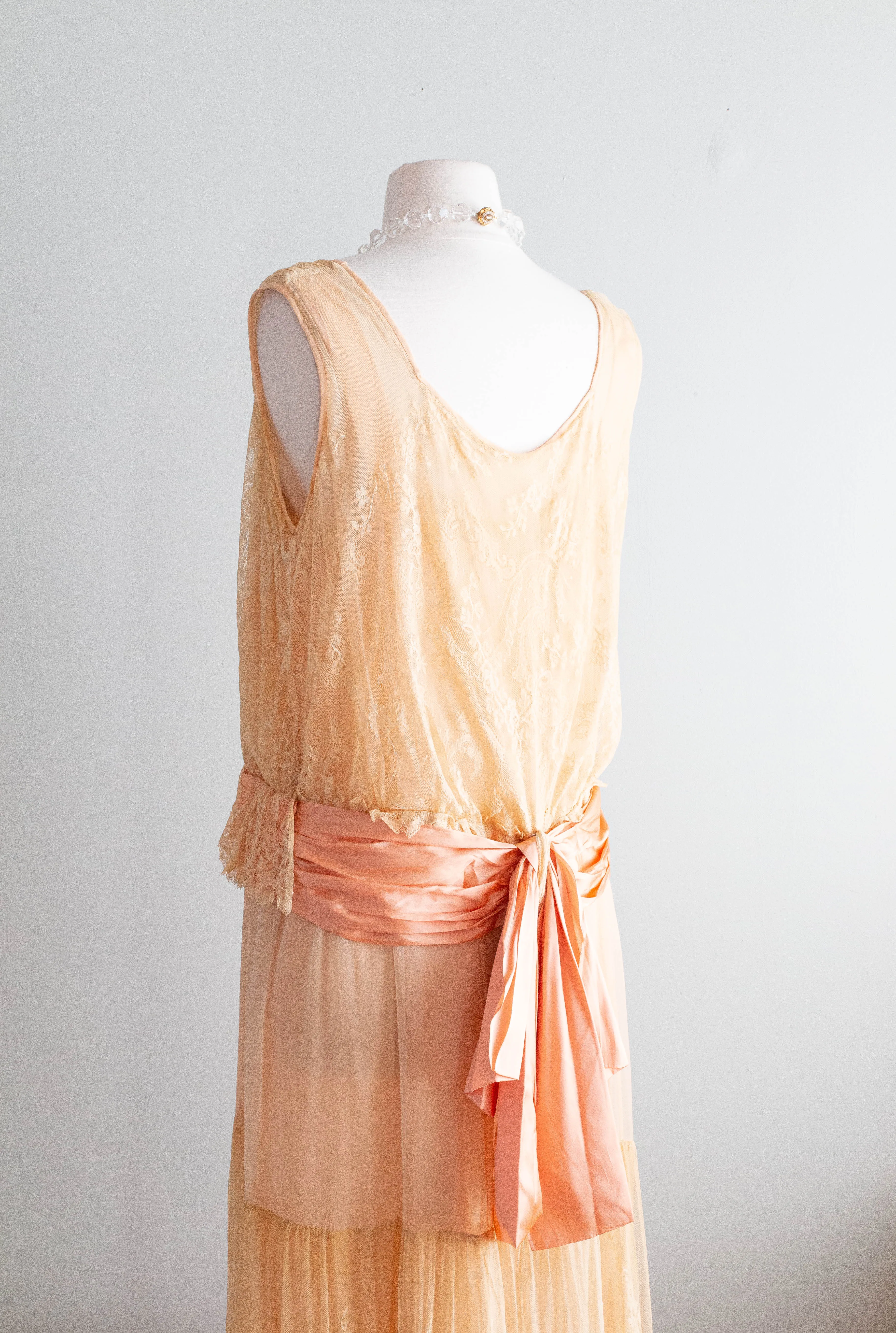 1920's Peach Silk Chiffon Flapper Dress With Antique Lace / Medium