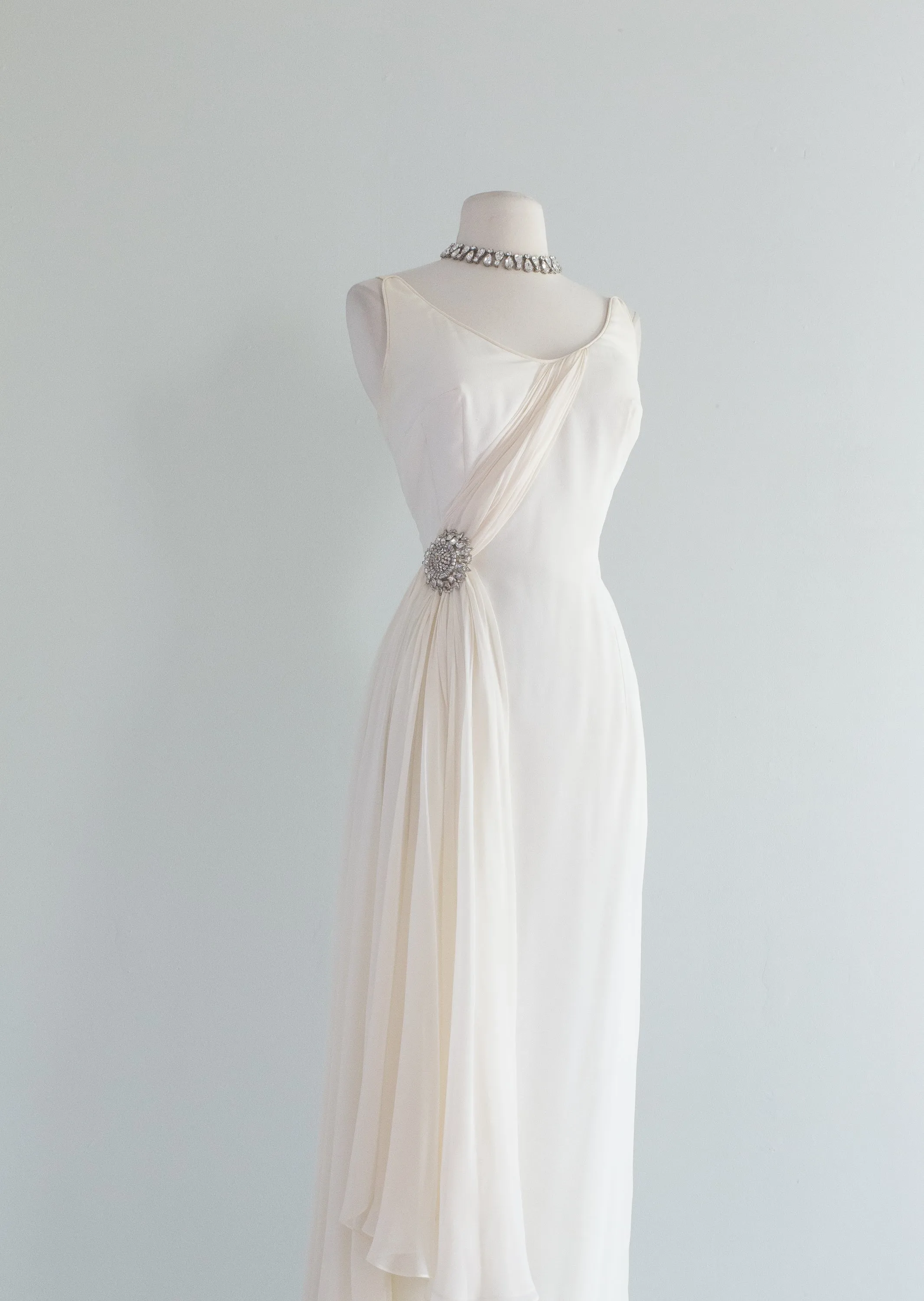 1950's Hollywood Glamour Gown in Ivory With Chiffon Sash / Waist 28"