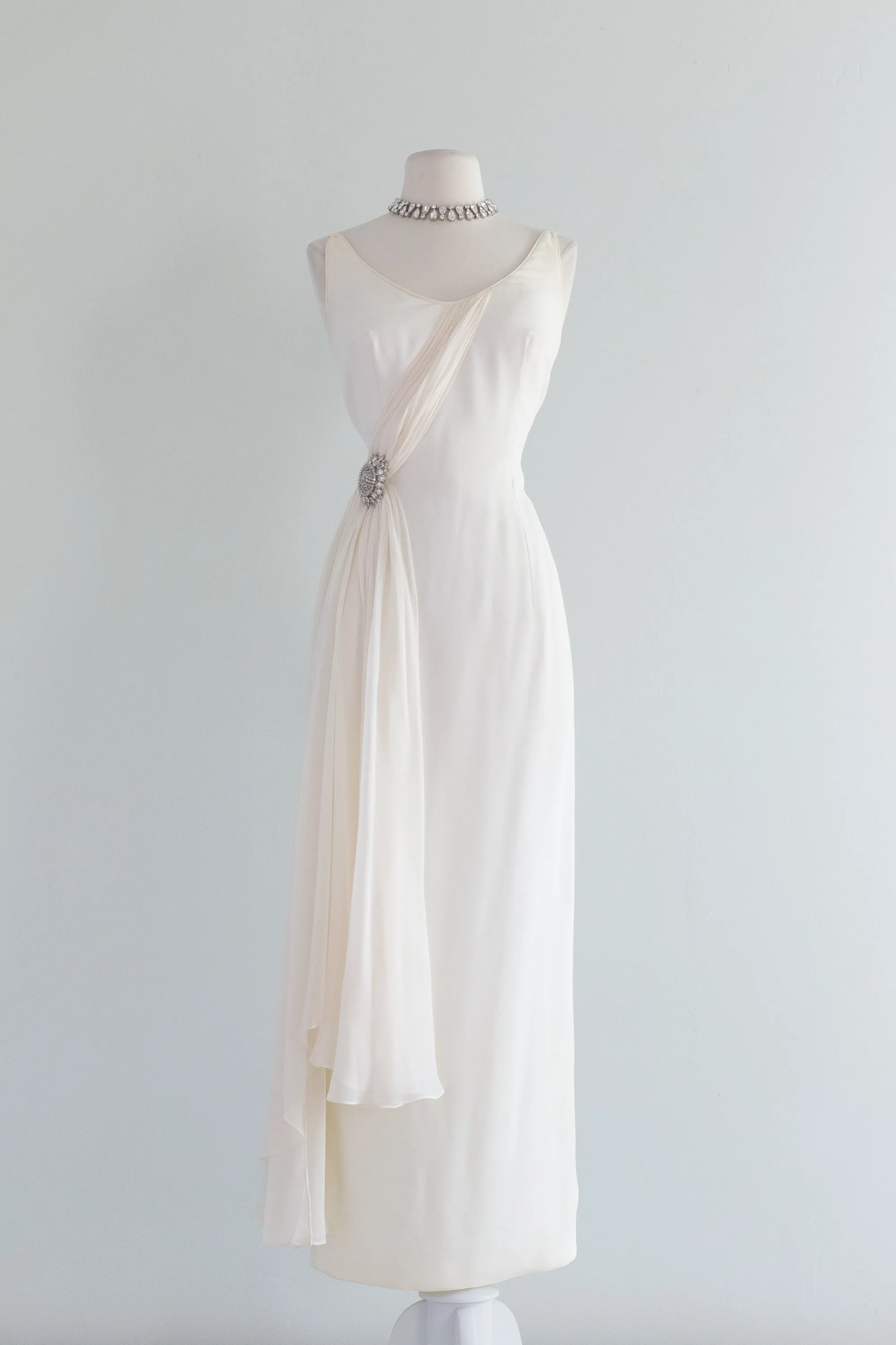 1950's Hollywood Glamour Gown in Ivory With Chiffon Sash / Waist 28"