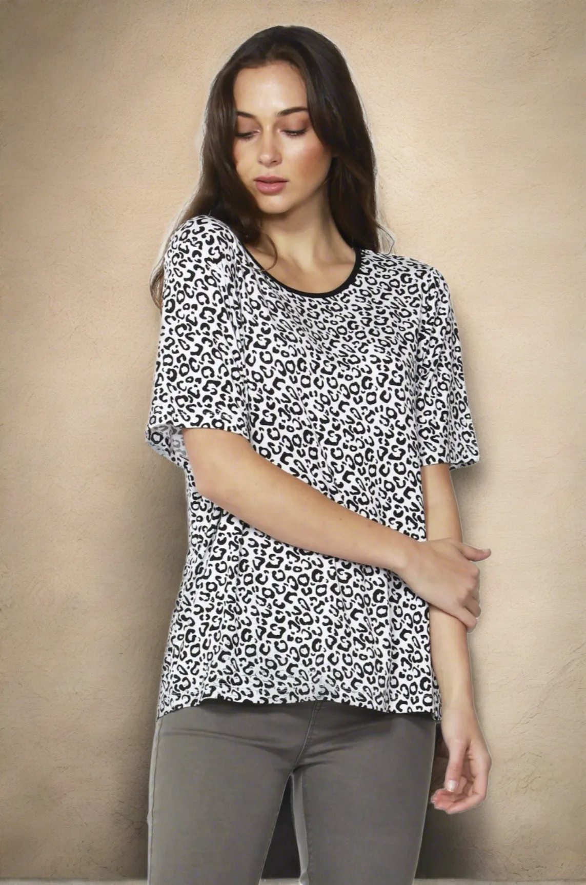 Betty Basics Los Angeles Tee in Snow Leopard